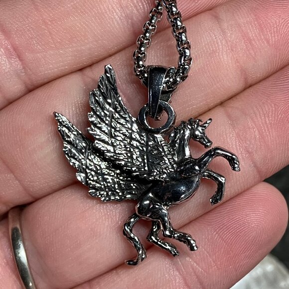 Pegasus Alicorn Pegacorn Unicorn Winged Horse Pendant Necklace Jewelry - Picture 5 of 6
